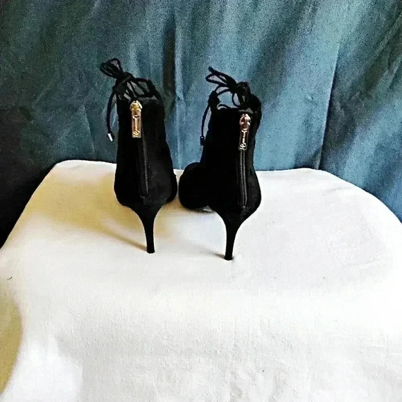 Jessica Simpson Heels - Picture 2 of 3